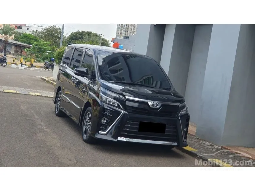 2020 Toyota Voxy MPV