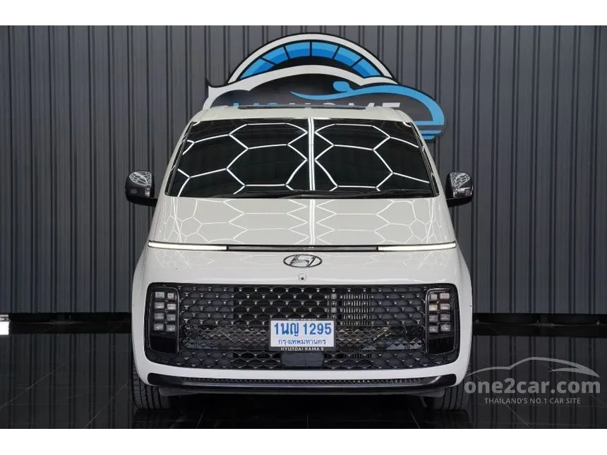 2025 Hyundai Staria Premium Van