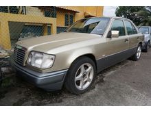 1989 Mercedes-Benz E220 (A) 2.2