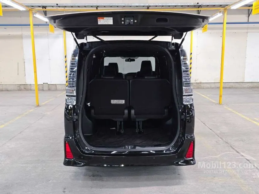 2020 Toyota Voxy MPV