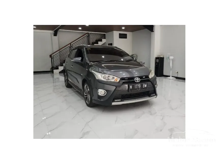 Jual Mobil Toyota Yaris 2017 TRD Sportivo Heykers 1.5 di Jawa Timur Automatic Hatchback Abu