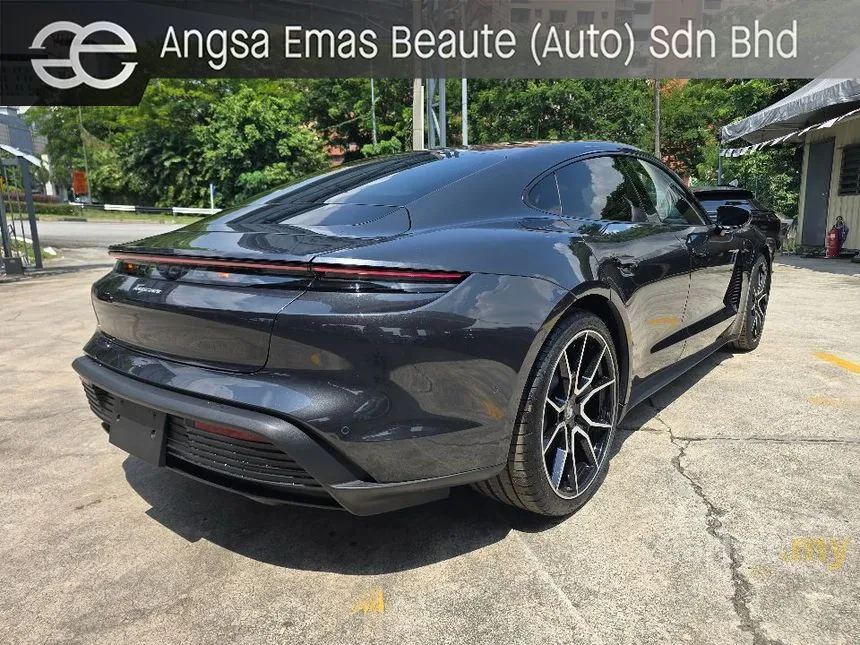 2025 Porsche Taycan Sedan