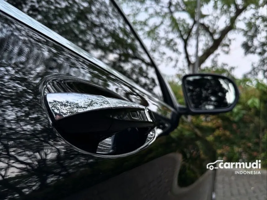 2019 Mercedes-Benz C300 AMG Line Sedan