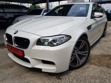 2016 BMW M5 4.4L Twin Turbo Full Spec With HUD,SUNROOF,Harmon Kardon,2 Way Full Memory Seats,4 Zone Aircond Control Climate Unregister Unit