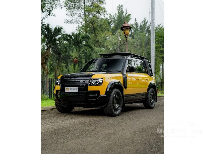 2026 Land Rover Defender 110 Trophy Edition P300e SUV