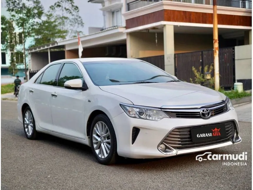 2015 Toyota Camry V Sedan