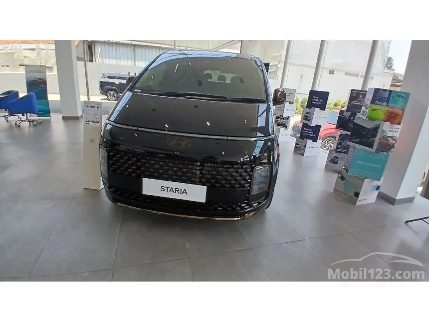 Jual Mobil Hyundai Staria 2024 Signature 7 2.2 di DKI Jakarta Automatic MPV Hitam Rp 1.060.500.000