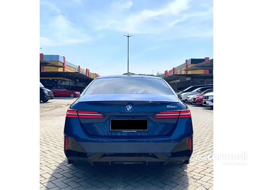 2024 BMW 520i M Sport Sedan