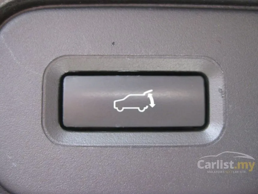 2011 Mazda 8 MPV
