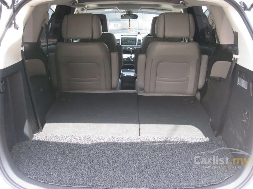2011 Mazda 8 MPV