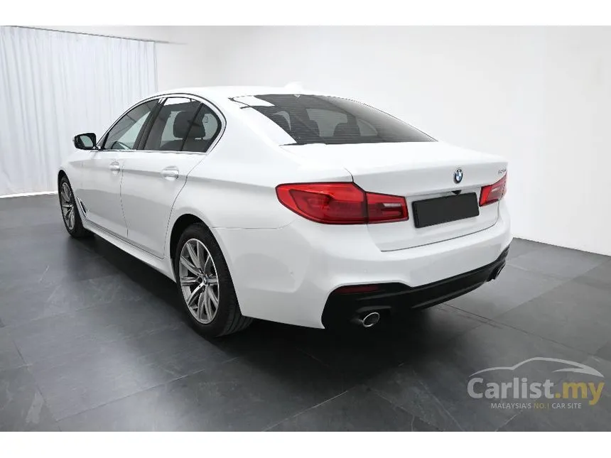 2019 BMW 520i Luxury Sedan
