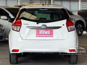 2014 Toyota YARIS 1.2 E Hatchback