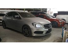 2013 Mercedes-Benz A180 1.6 AMG Hatchback / NIGHT EDITION / MEMORY SEATS / AUTO PARKING / ORIGINAL AMG BODY KITS / TIPTOP CONDITION FROM JAPAN