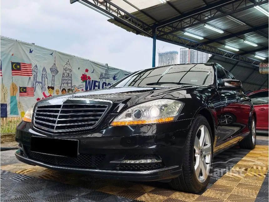 2011 Mercedes-Benz S300L Sedan
