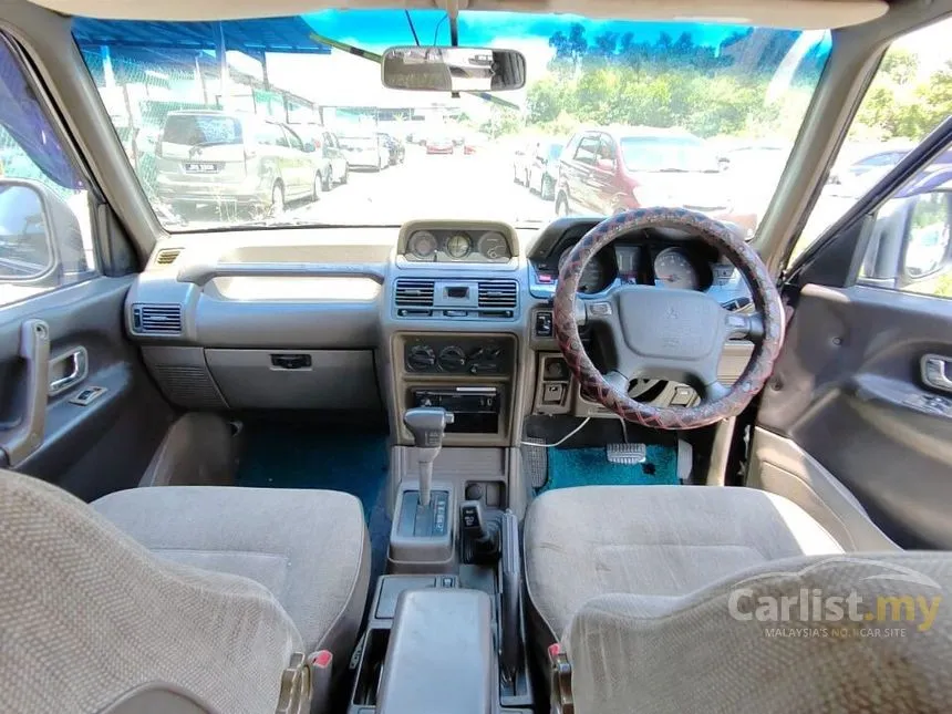 1997 Mitsubishi Pajero SUV