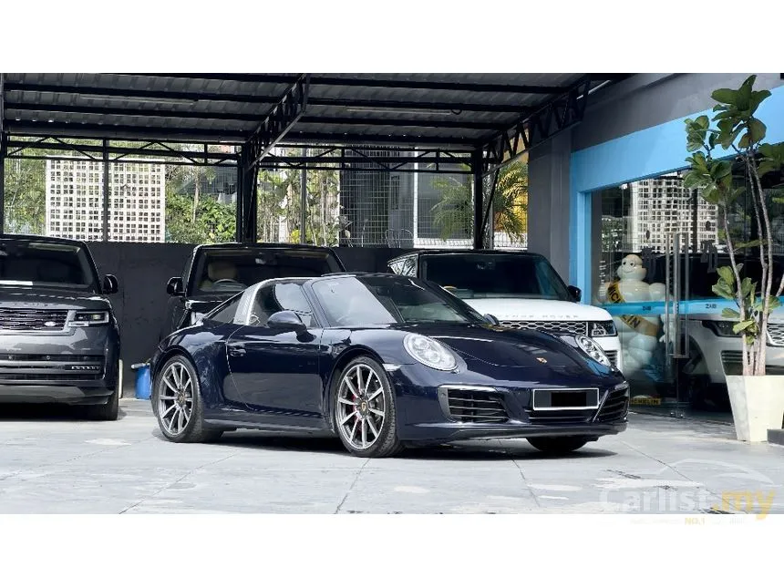 2018 Porsche 911 Targa 4 GTS Convertible