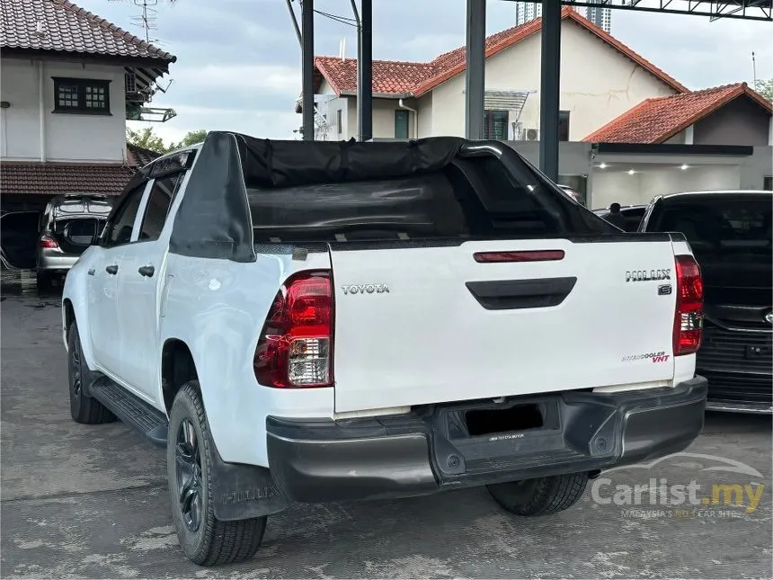2022 Toyota Hilux E Dual Cab Pickup