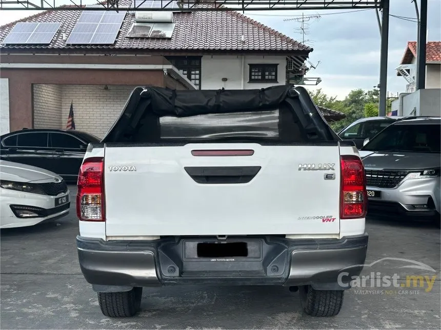2022 Toyota Hilux E Dual Cab Pickup