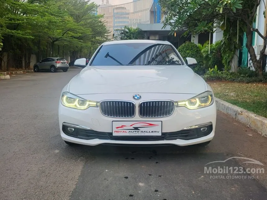 Jual Mobil BMW 320i 2018 Luxury 2.0 di DKI Jakarta Automatic Sedan Putih Rp 399.000.000