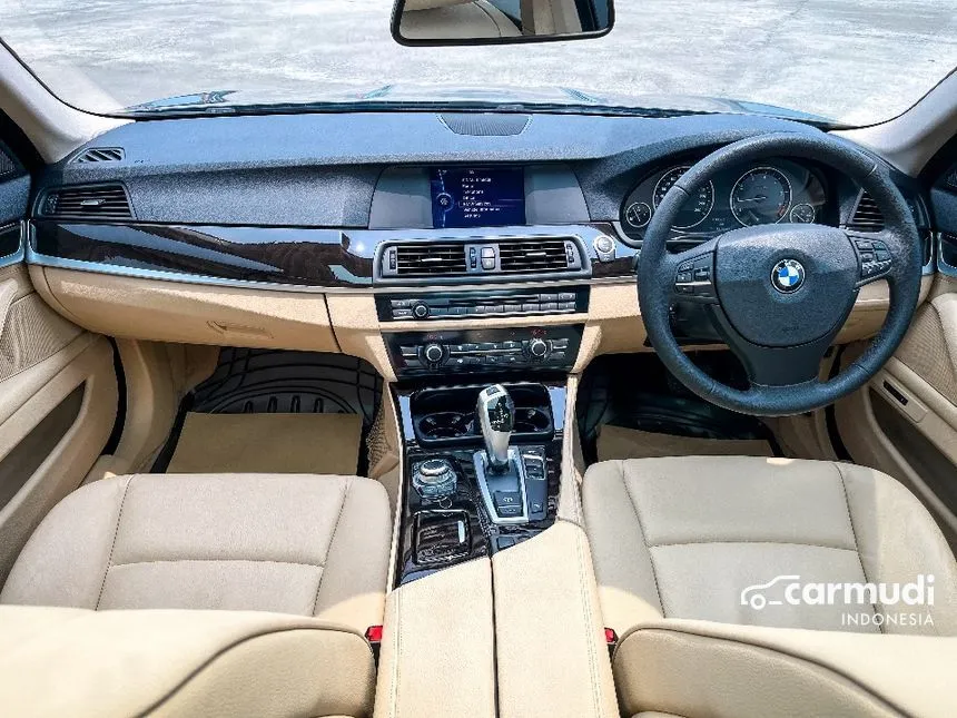 2012 BMW 520i Luxury Sedan