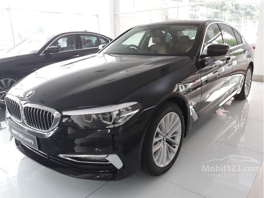 Jual Mobil  BMW  530i 2021 Luxury 2 0 di Banten Automatic 