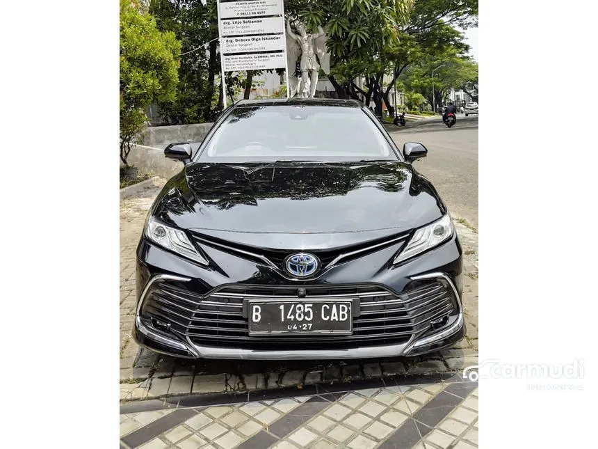 2021 Toyota Camry Hybrid Sedan