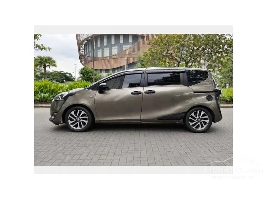 2016 Toyota Sienta V MPV