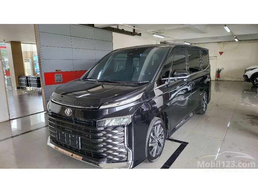 2026 Toyota Voxy (Premium Color) MPV