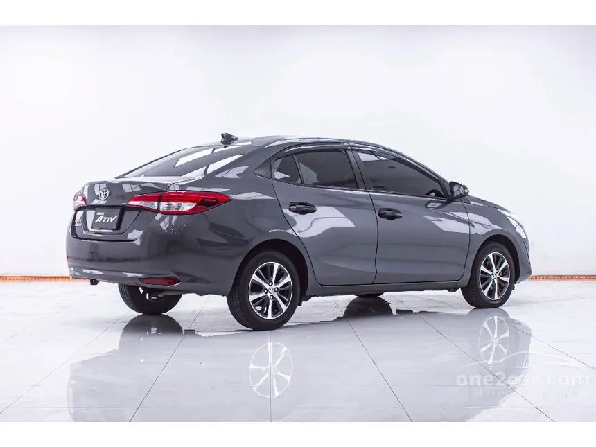 2020 Toyota Yaris Ativ Mid Sedan