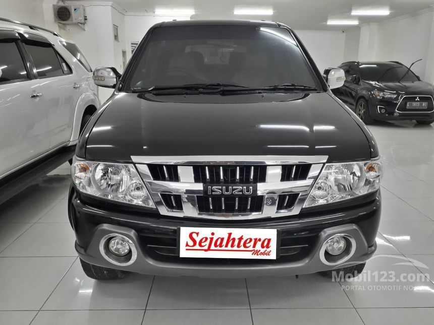 Jual Mobil Isuzu Panther 2013 GRAND TOURING 2.5 di Jawa Jual Mobil Isuzu Panther 2013 GRAND TOURING 2.5 di Jawa
