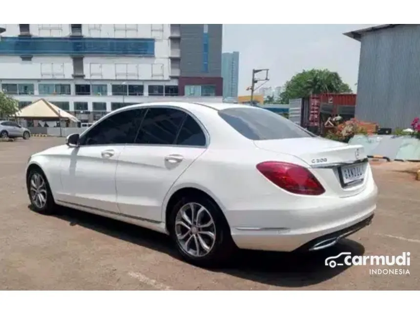 2015 Mercedes-Benz C200 Avantgarde Sedan