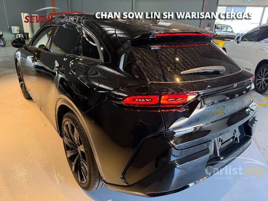 2024 Toyota Crown Sport Z PHEV SUV