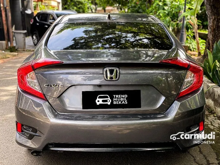 2018 Honda Civic ES Sedan