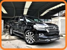 2017 Toyota Land Cruiser 4.6 ZX SUV SUNROOF SURROUND VIEW CAMERA AIR-MATIC SUSPENSION PRE-CRASH PRE-CRASH 20K KM MILEAGE UNREGISTERED