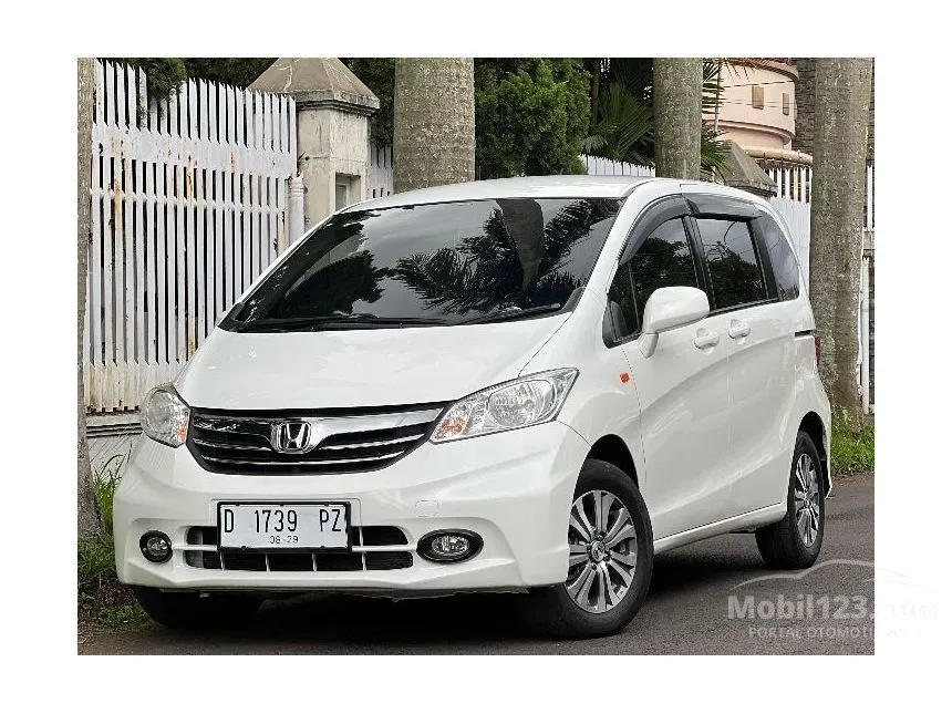 Jual Mobil Honda Freed 2012 S 1.5 di Jawa Barat Automatic MPV Putih Rp 159.000.000