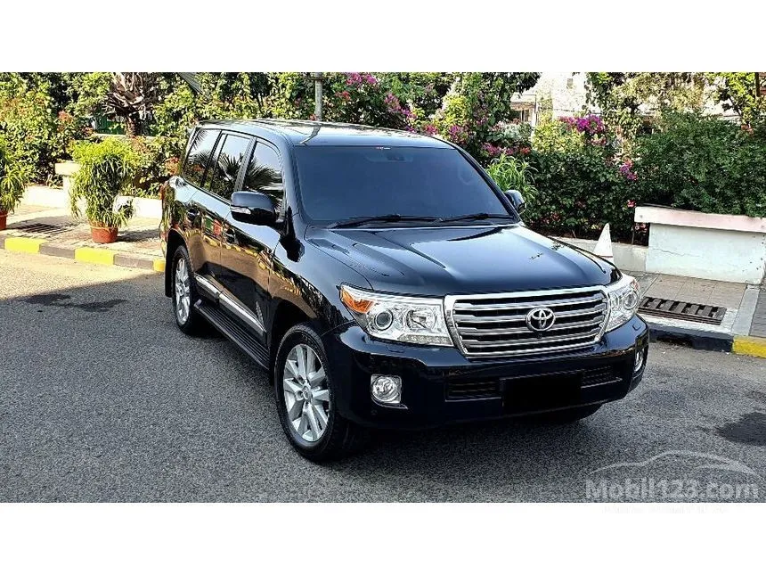 Jual Mobil Toyota Land Cruiser 2012 Full Spec E VX 4.5 di DKI Jakarta Automatic SUV Hitam Rp 1.125.000.000