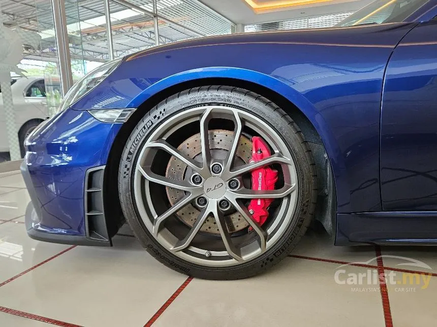 2022 Porsche 718 Cayman GT4 Coupe