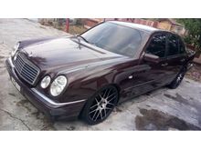 1996 Mercedes-Benz E320 3.2 Avantgarde Sedan