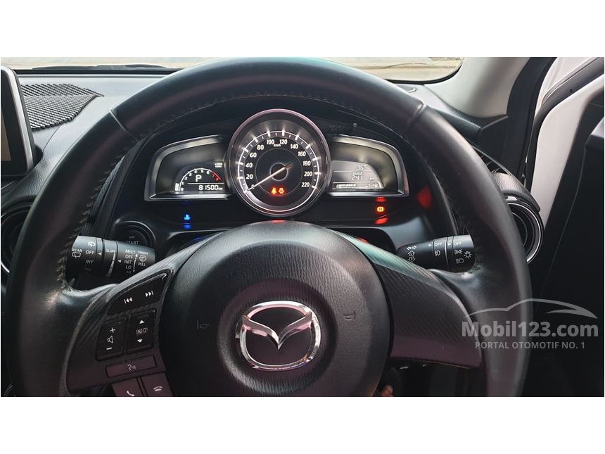 2014 Mazda 2 R Hatchback