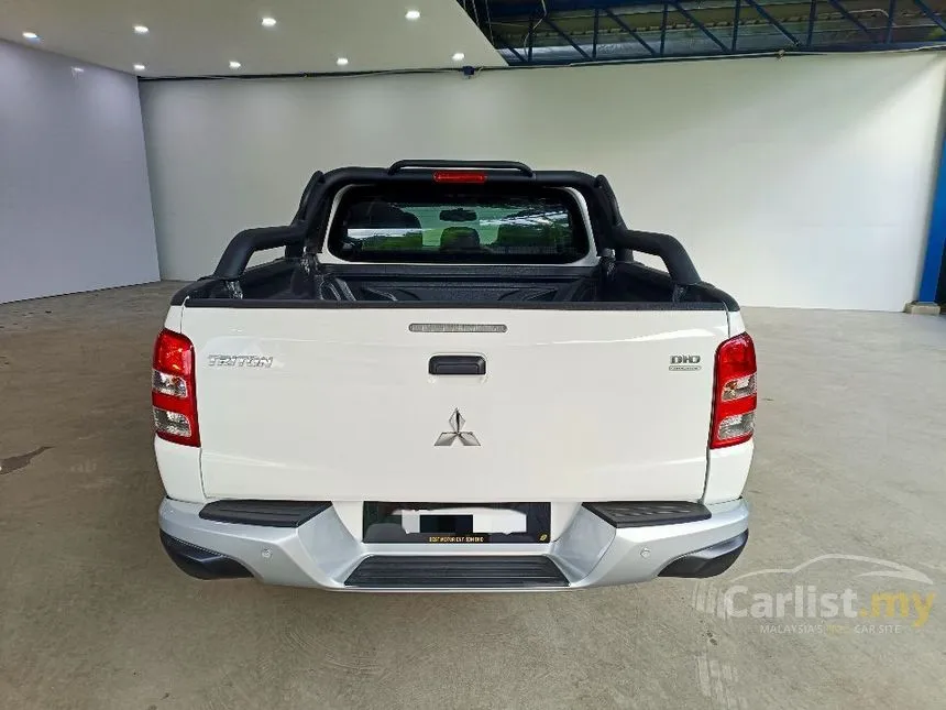 2017 Mitsubishi Triton Quest Dual Cab 4X2 Pickup