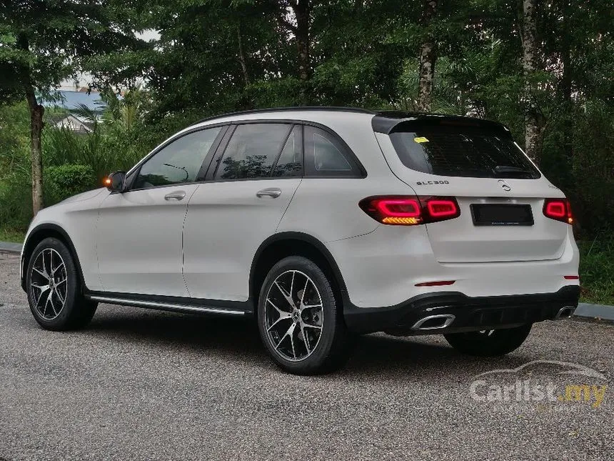 2022 Mercedes-Benz GLC300 4MATIC AMG Line SUV