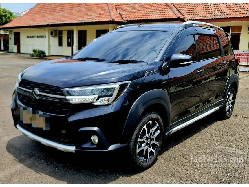 Jual Mobil Suzuki XL7 2022 ALPHA 1.5 di Jawa Timur Automatic Wagon Hitam Rp 229.000.000
