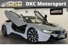 2014 BMW i8 1.5 Coupe / SCSISSOR / BUTTERFLY-STYLE DOORS / LED HEADLIGHTS / 4-SEAT LAYOUT / ADVANCED HYBRID TECHNOLOGY / ABS BRAKING SYSTEM /USB PORTS