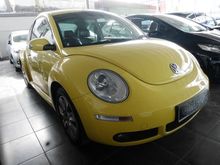 2010 Volkswagen Beetle 1.6 Coupe -- WELL MAINTAINED --