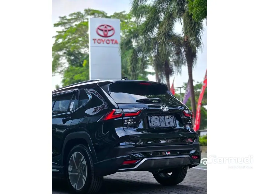 2025 Toyota Yaris Cross S HV with GR Parts Aero Pkg SUV