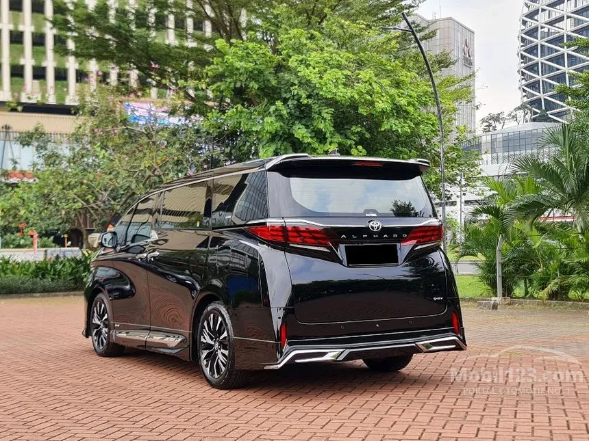 2024 Toyota Alphard HEV Modelista MPV