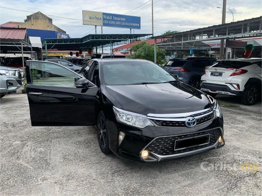 2015 Toyota Camry Hybrid Sedan