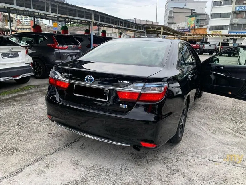 2015 Toyota Camry Hybrid Sedan