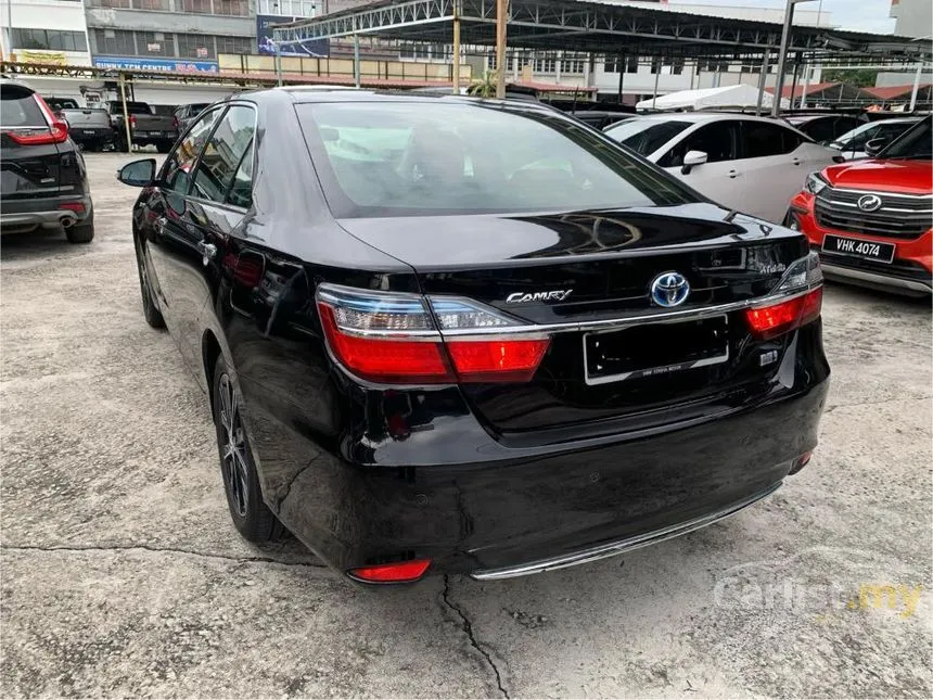 2015 Toyota Camry Hybrid Sedan