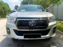 2020 Toyota Hilux 2.4 L-Edition Pickup Truck (One Owner) (Well Kept) (Full Leather Seat) (power leather seat 6 ways) (Reverse surround camera)